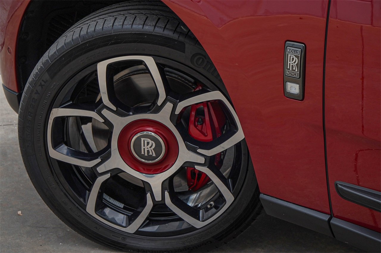 Certified 2024 Rolls-Royce Cullinan Black Badge w/ Dark Exterior Package image 5