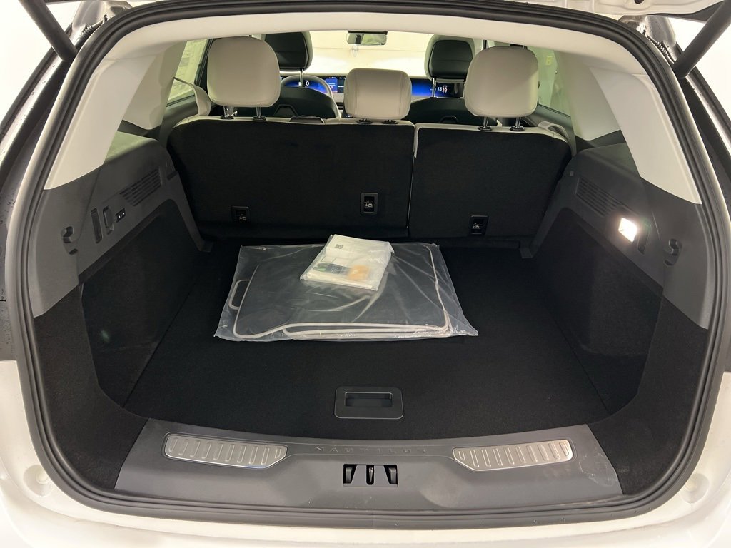 Used 2026 Lincoln Nautilus Premier w/ Equipment Group 102A image 39