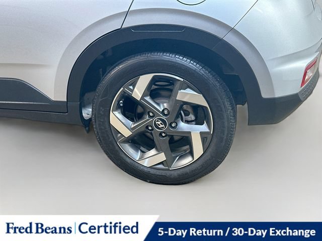 Certified 2021 Hyundai Venue SEL FWD image 7