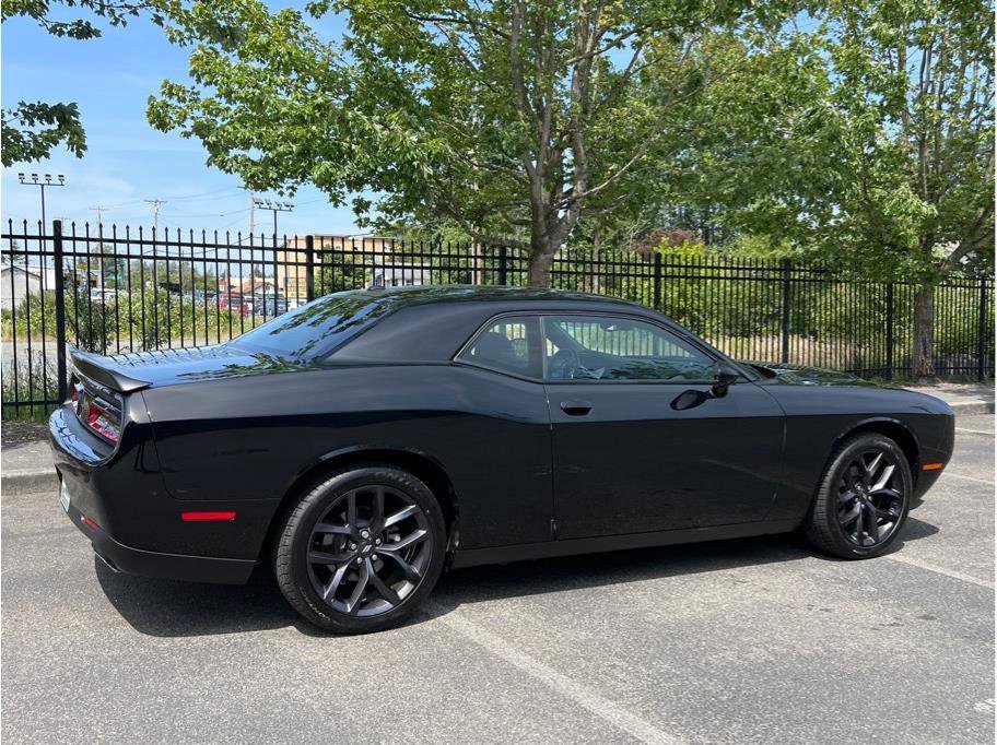 Used 2021 Dodge Challenger SXT w/ Blacktop Package image 4