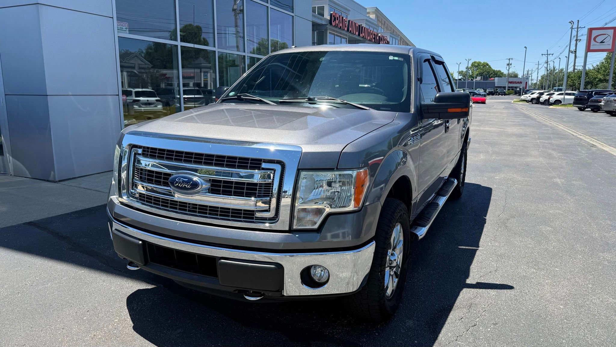 Used 2014 Ford F150 XLT w/ XLT Chrome Package AWD/4WD image 3
