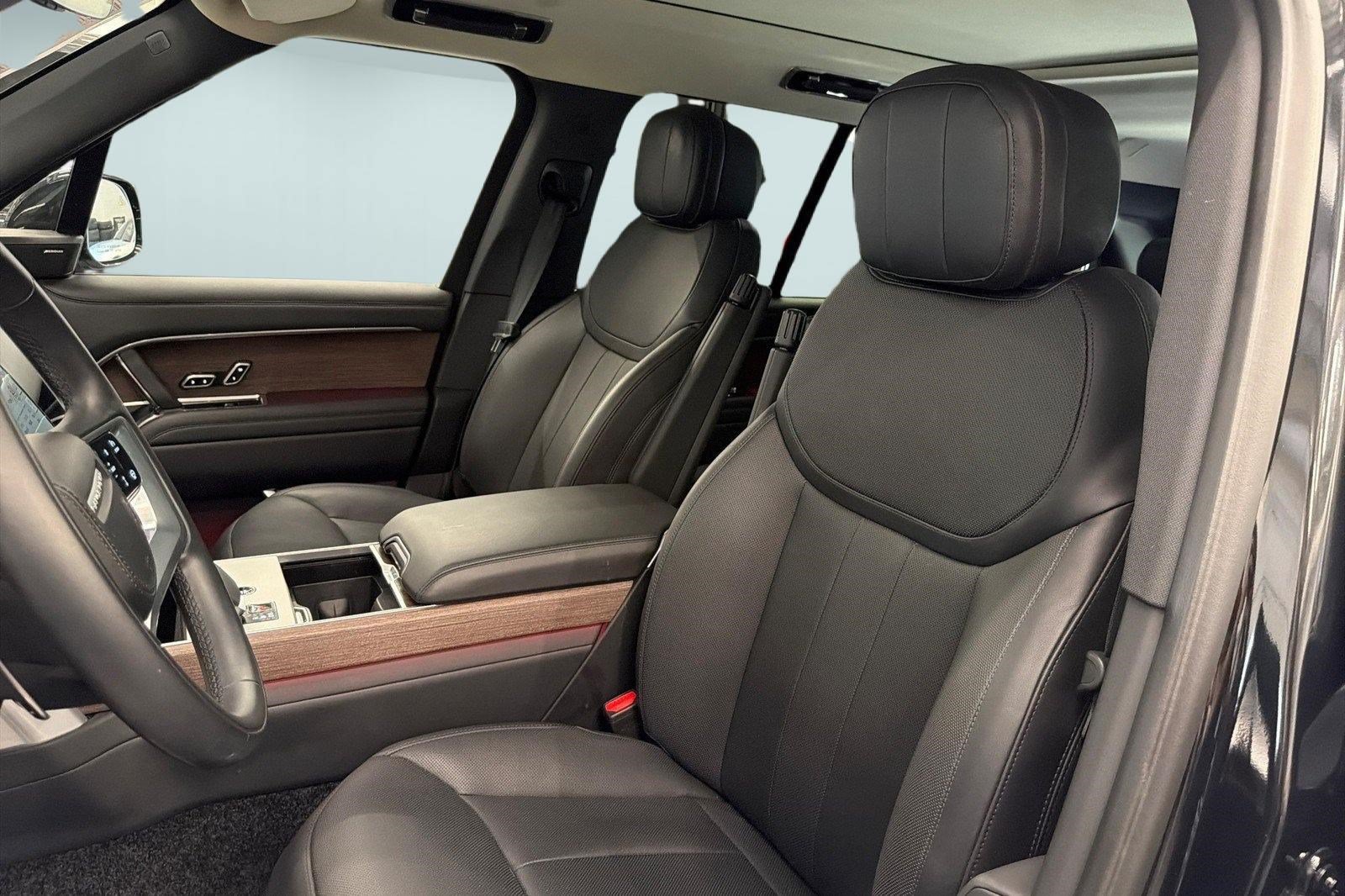 Certified 2025 Land Rover Range Rover SE AWD/4WD image 5