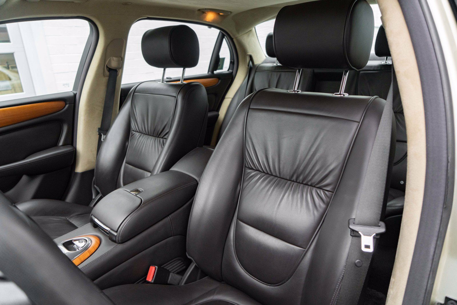 Used 2006 Jaguar XJ Vanden Plas Super V8 Portfolio RWD image 12