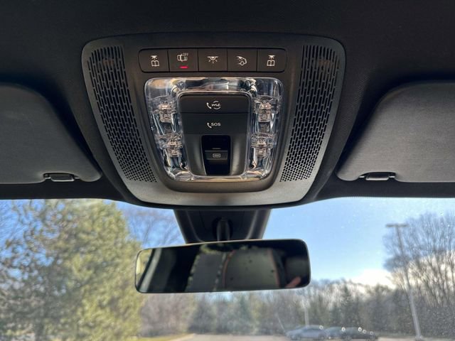 Used 2023 Mercedes-Benz GLB 250 image 37