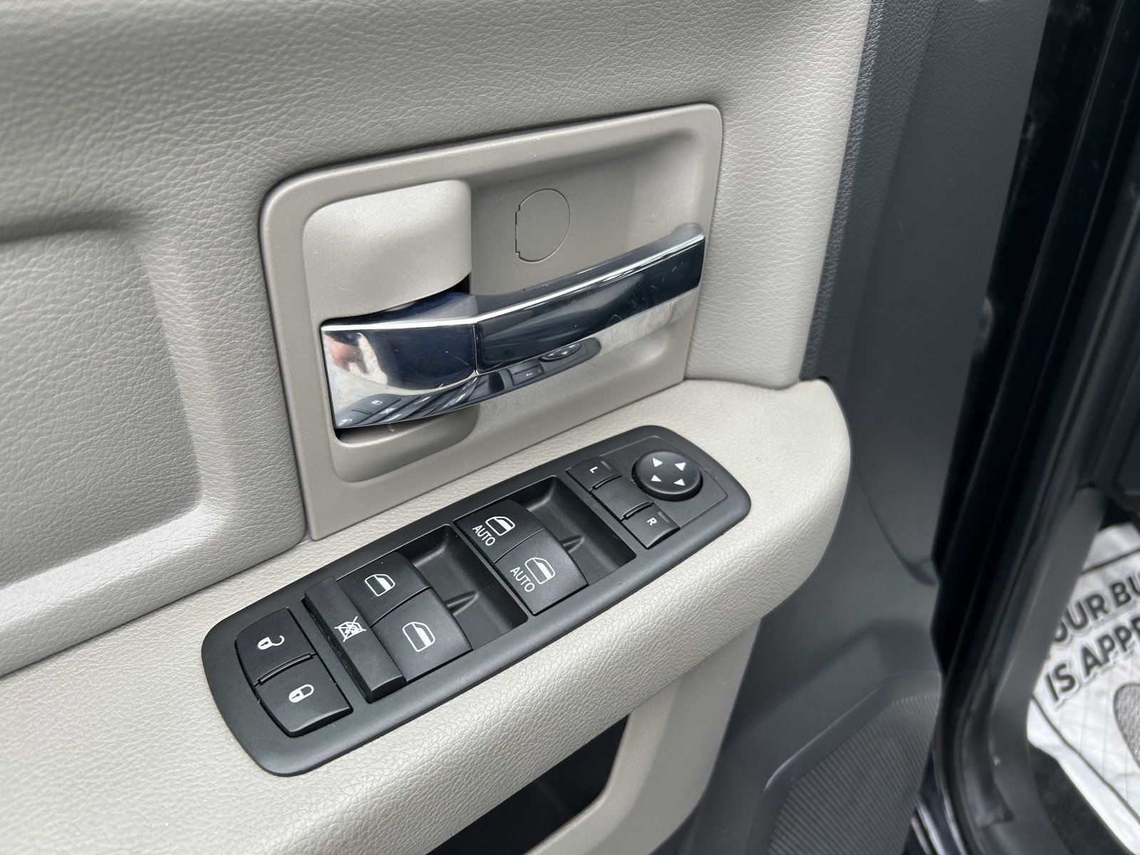 Used 2012 RAM 1500 Big Horn w/ Luxury Group image 10