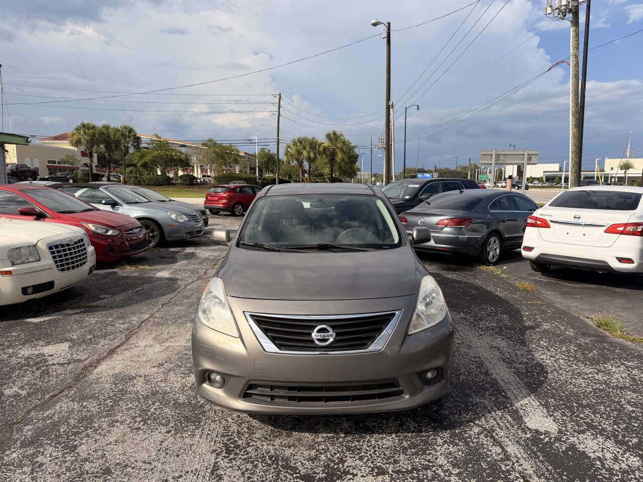 Used 2014 Nissan Versa SV w/ Convenience Package FWD image 1