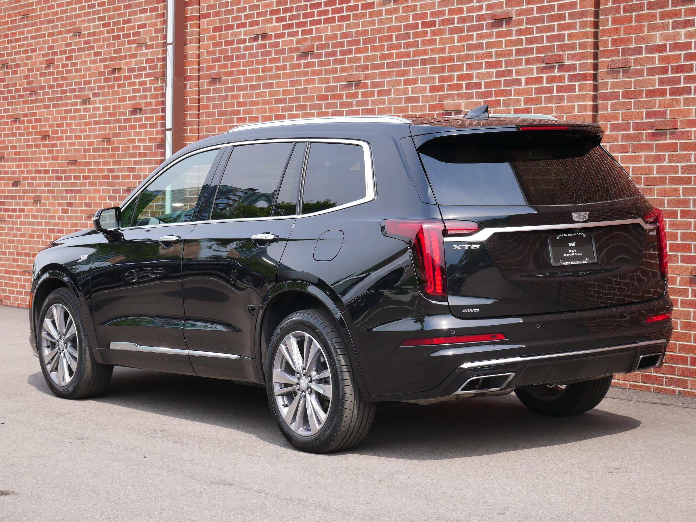 Certified 2024 Cadillac XT6 Premium Luxury AWD/4WD image 3