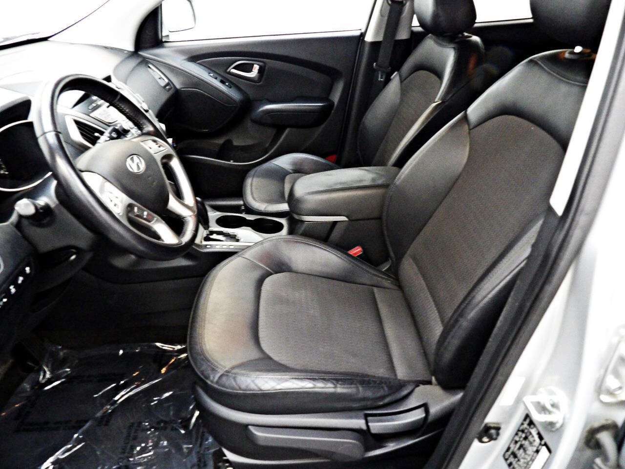 Used 2011 Hyundai Tucson GLS image 8