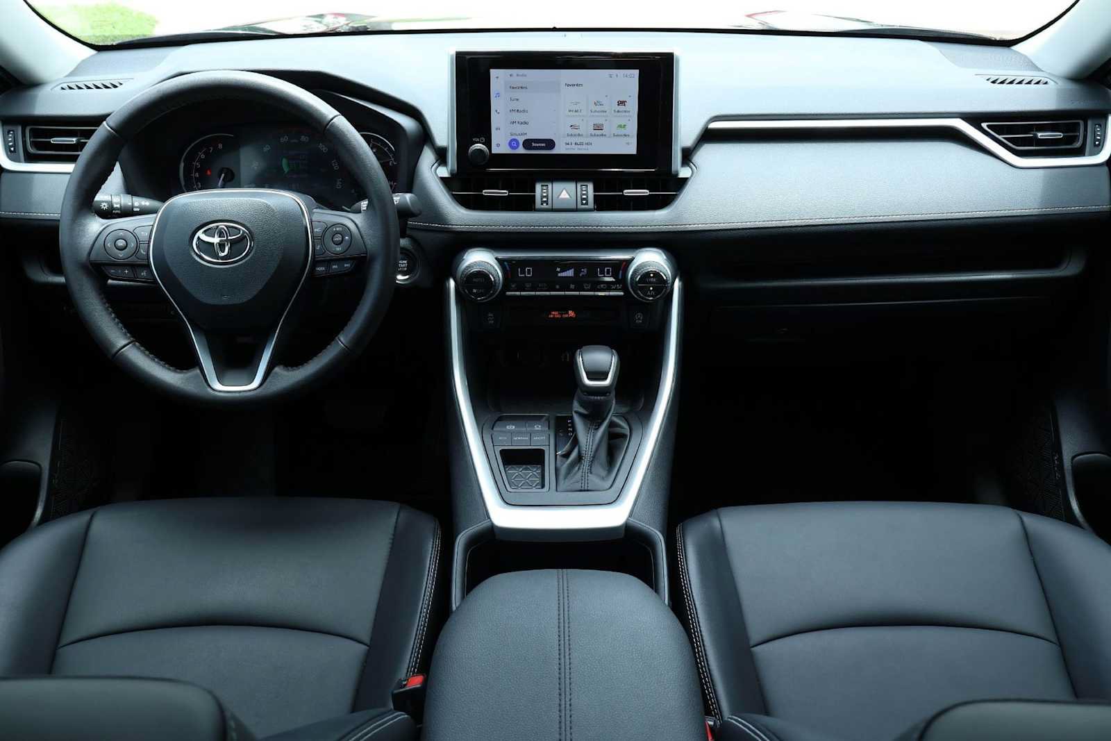 Used 2023 Toyota RAV4 XLE Premium FWD image 10