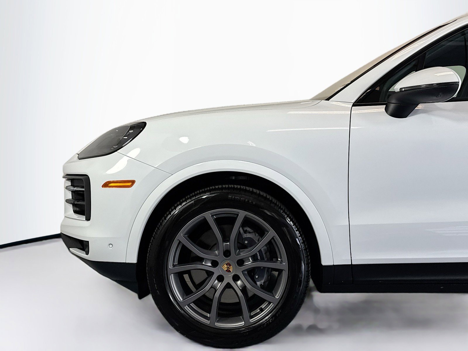 Used 2025 Porsche Cayenne image 28