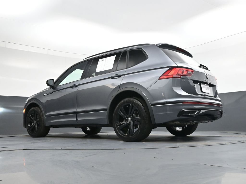 Used 2024 Volkswagen Tiguan SE R-Line image 38