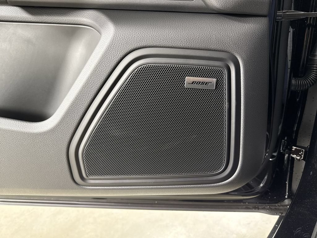 New 2026 Porsche Macan AWD/4WD image 34