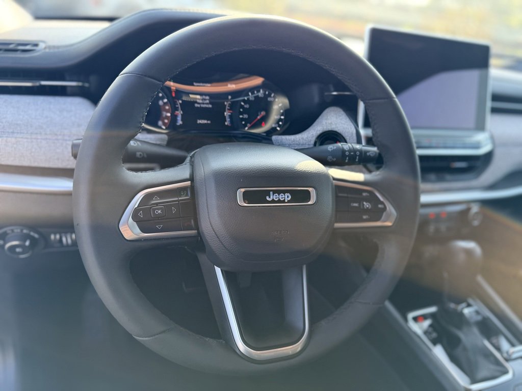 Used 2024 Jeep Compass Latitude image 24