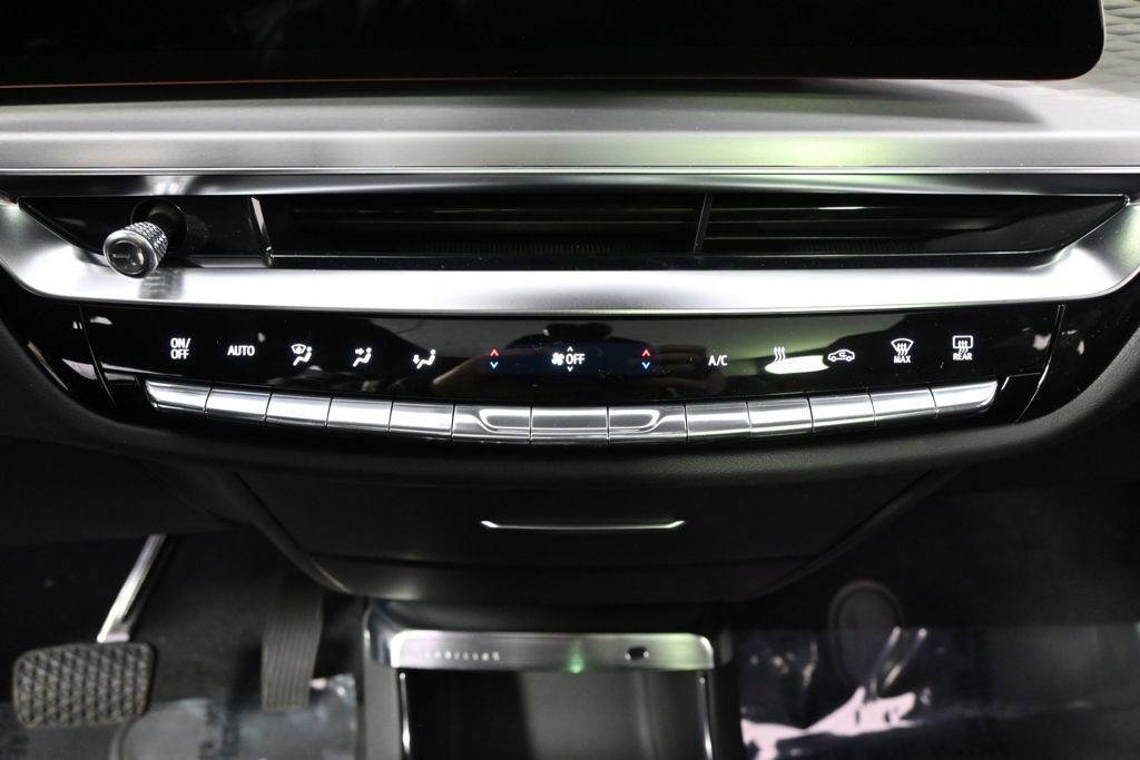 New 2026 Cadillac Lyriq Signature Sport w/ LPO, Floor Liner Package image 30