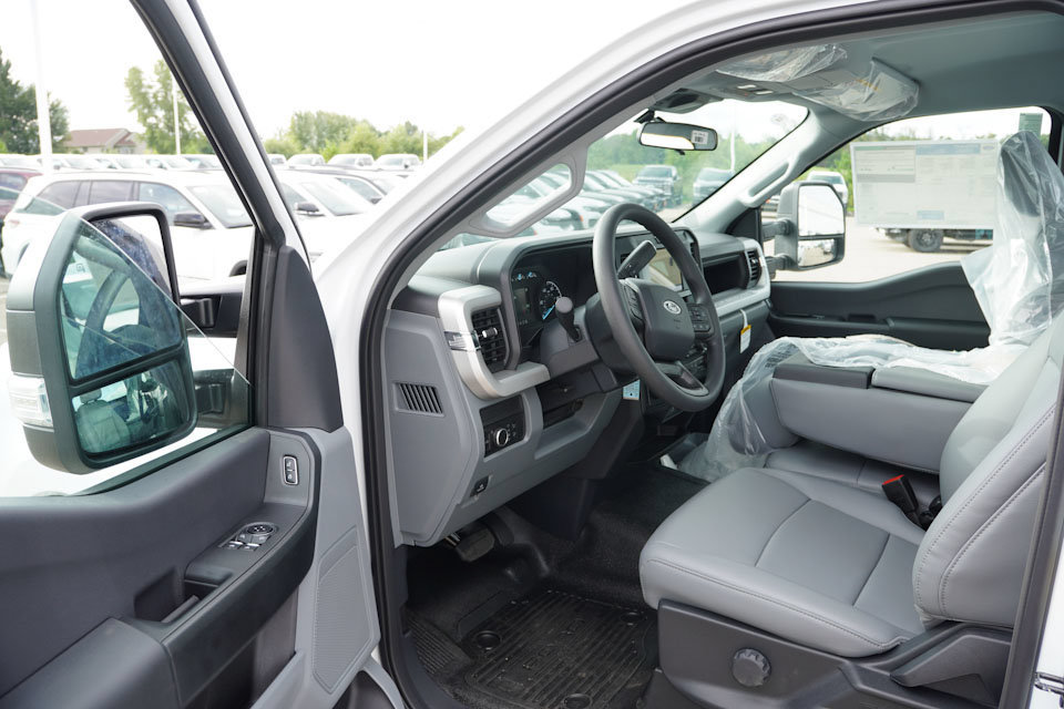 New 2026 Ford F250 XL w/ F-250 >10K GVWR Package AWD/4WD image 11