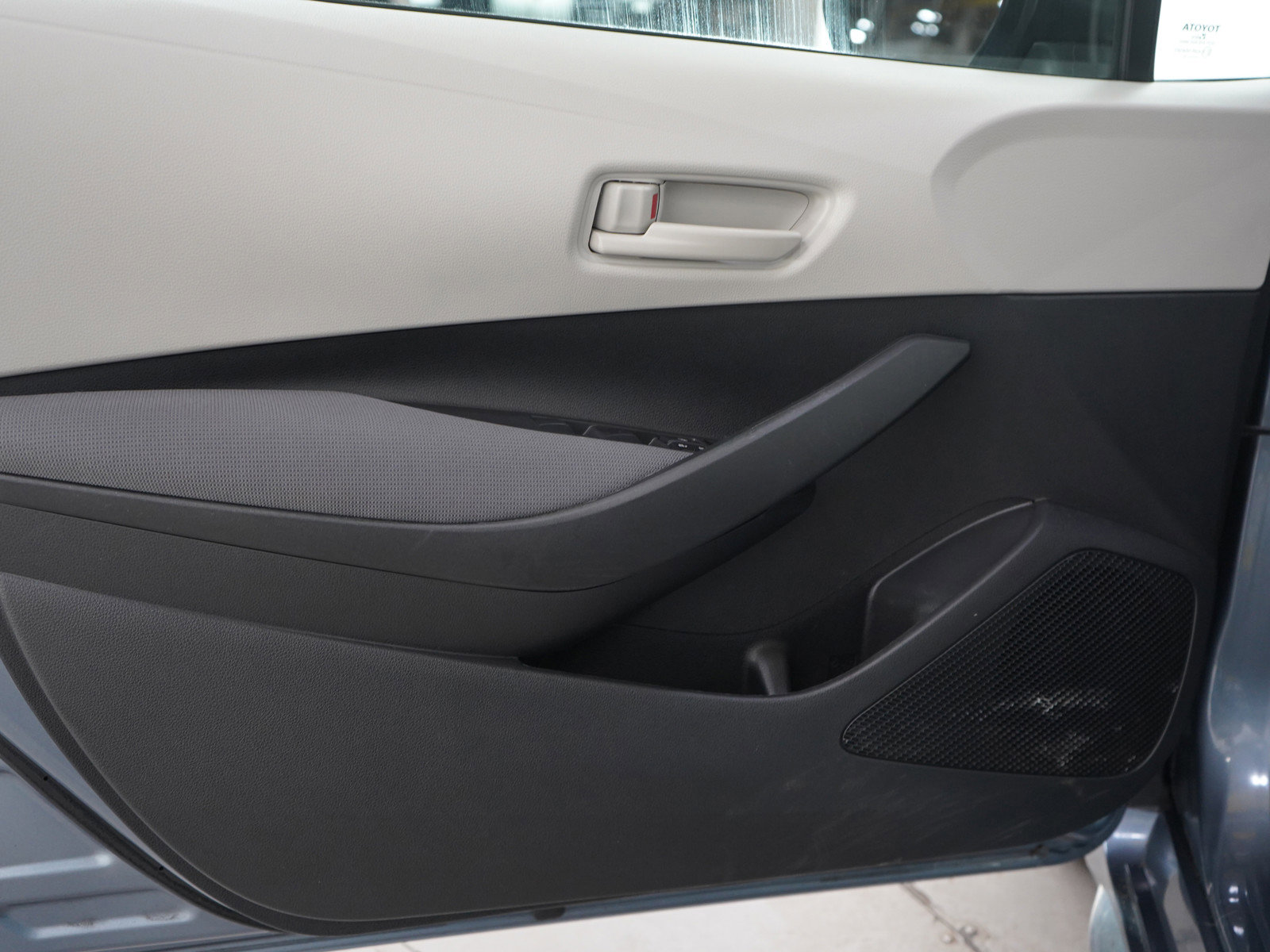 Used 2023 Toyota Corolla LE image 16