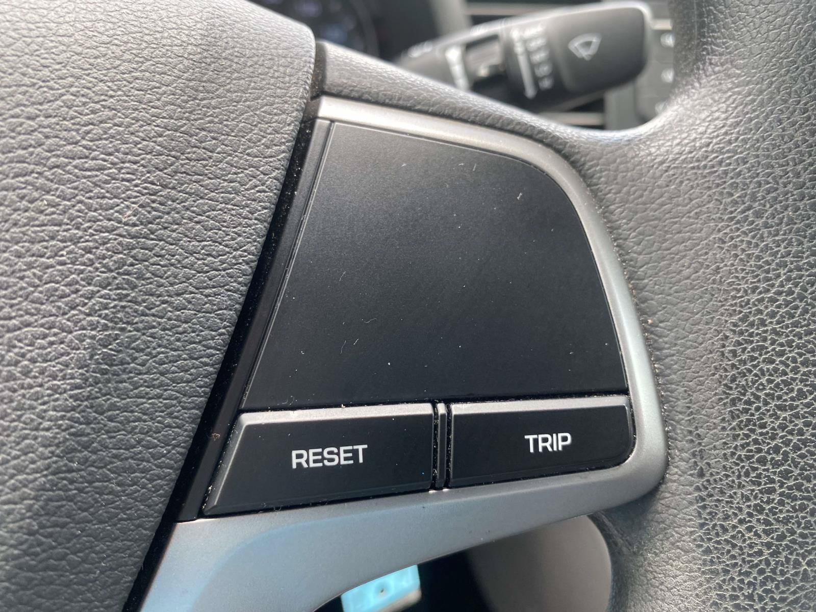 Used 2018 Hyundai Elantra SE FWD image 19