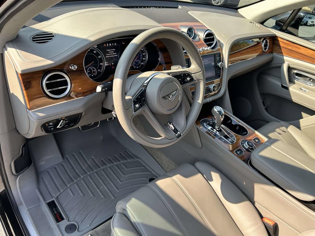 Used 2019 Bentley Bentayga AWD/4WD image 18