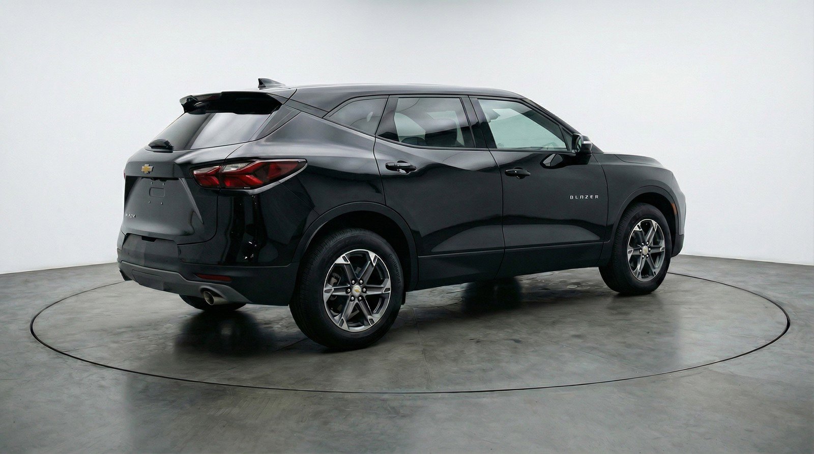 Used 2025 Chevrolet Blazer LT image 9