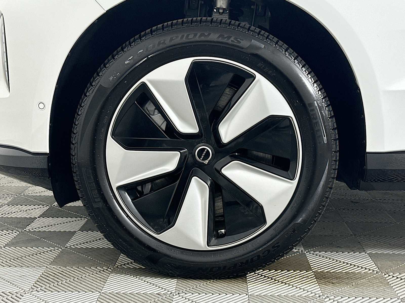 Used 2025 Volvo EX90 Plus image 30