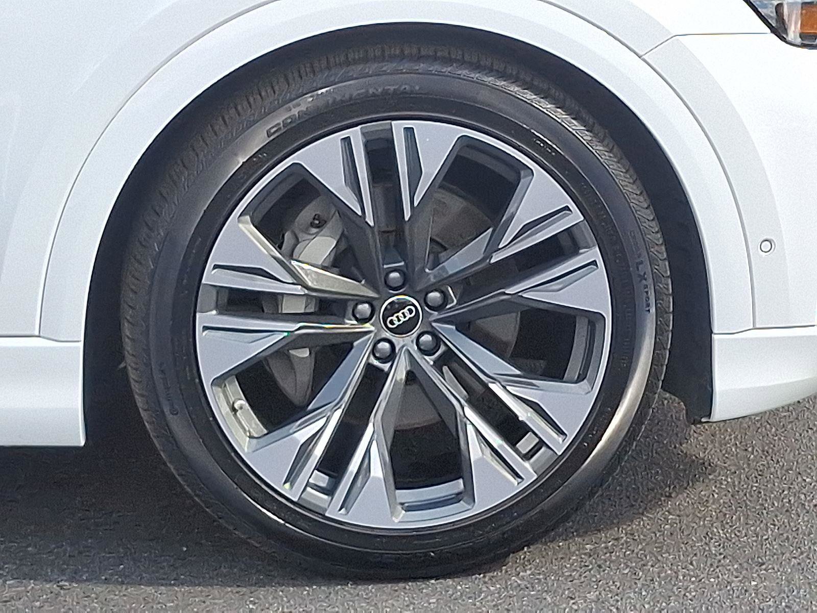 Used 2025 Audi Q8 Prestige w/ Prestige Package image 8