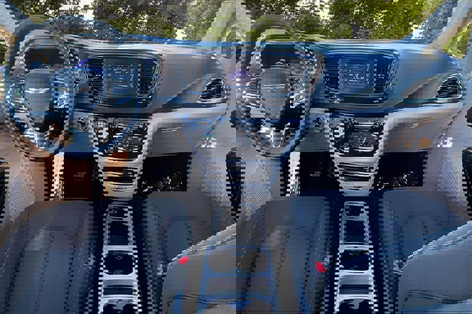 Used 2017 Chrysler Pacifica LX w/ Tire & Wheel Group image 7