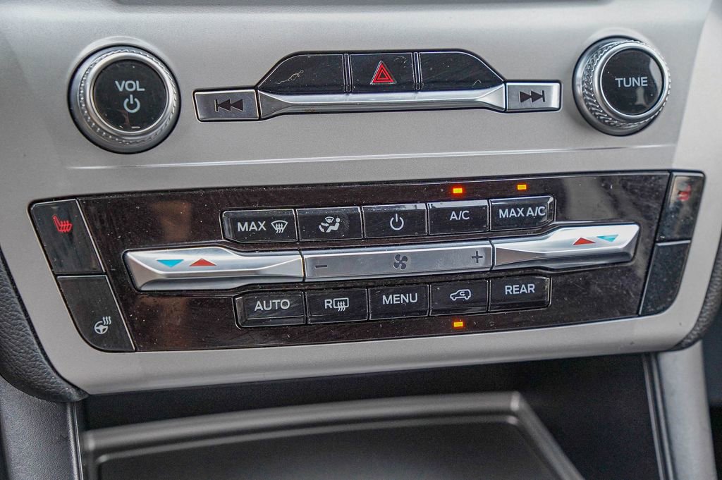 Used 2023 Ford Explorer XLT w/ Equipment Group 202A image 27