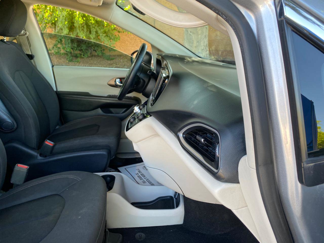 Used 2019 Chrysler Pacifica LX w/ Tire & Wheel Group FWD image 45