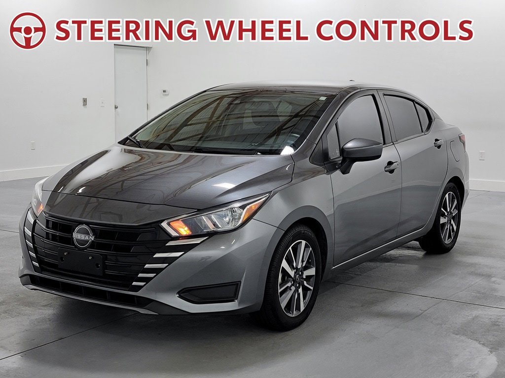 Used 2023 Nissan Versa SV FWD image 4