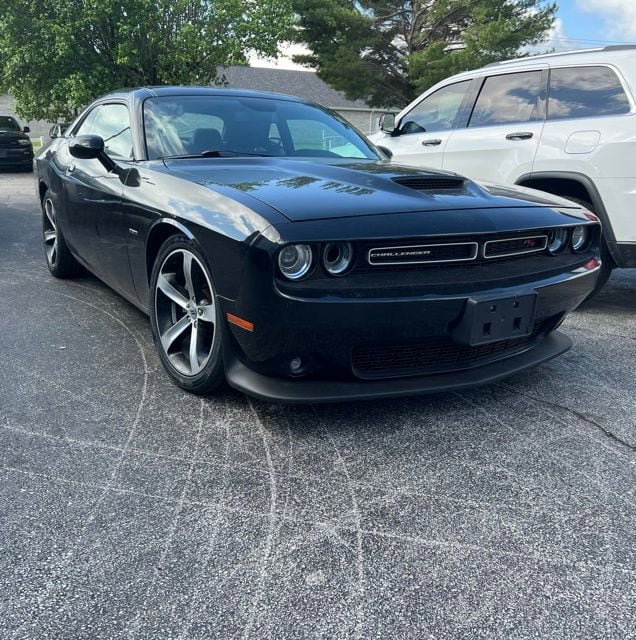 Used 2019 Dodge Challenger R/T w/ Driver Convenience Group RWD image 3