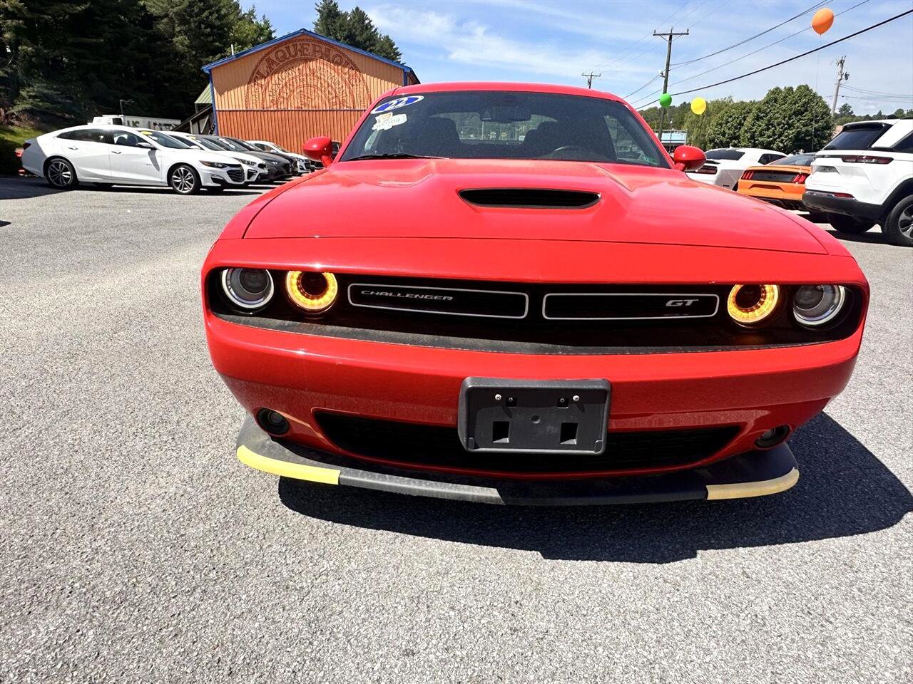 Used 2022 Dodge Challenger GT image 3