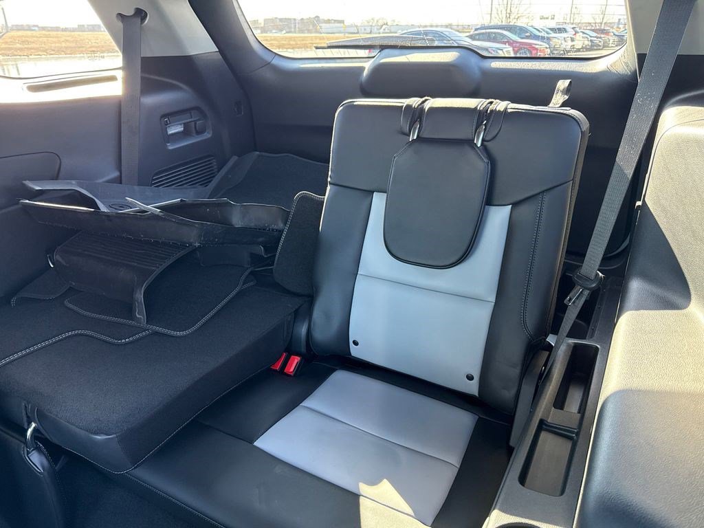 Used 2023 Ford Explorer XLT w/ Equipment Group 202A image 20