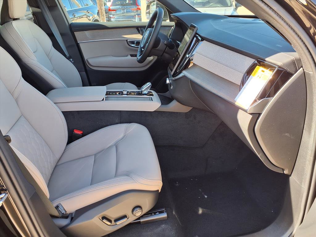 New 2026 Volvo XC90 T8 Plus w/ Protection Package Premier image 11