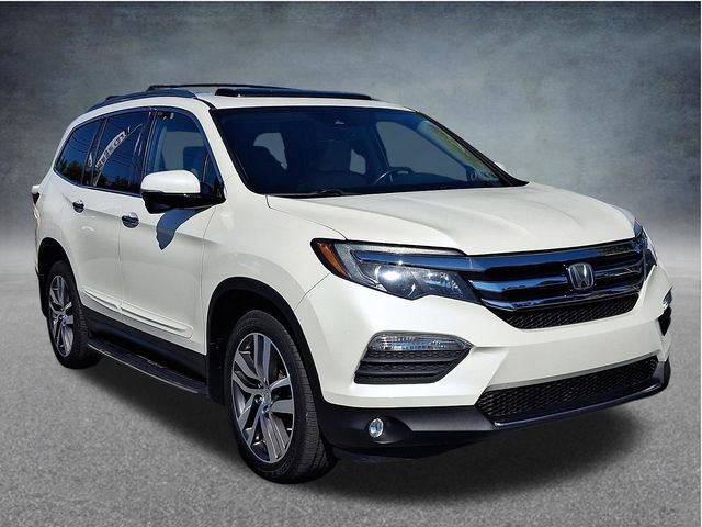 Used 2017 Honda Pilot Touring image 1