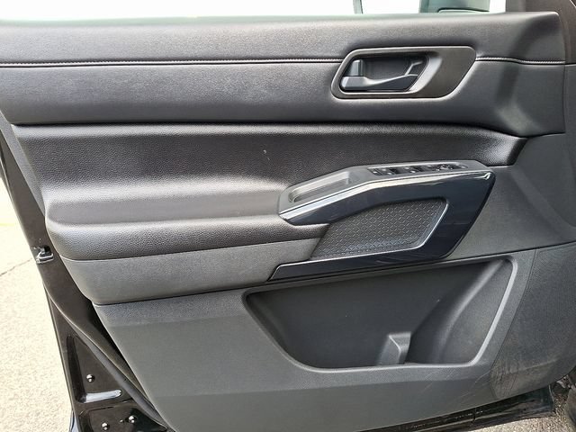 Used 2023 Nissan Pathfinder S AWD/4WD image 13