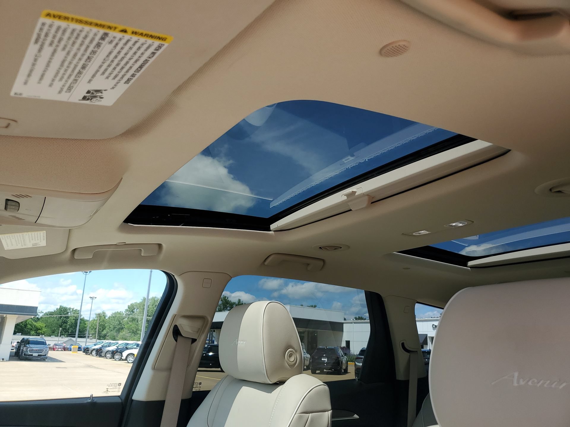 Used 2023 Buick Enclave Avenir w/ Avenir Technology Package AWD/4WD image 27