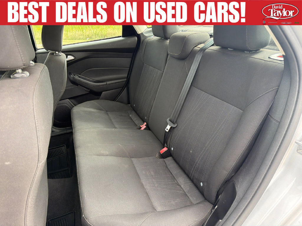 Used 2015 Ford Focus SE w/ SE Cold Weather Package FWD image 20