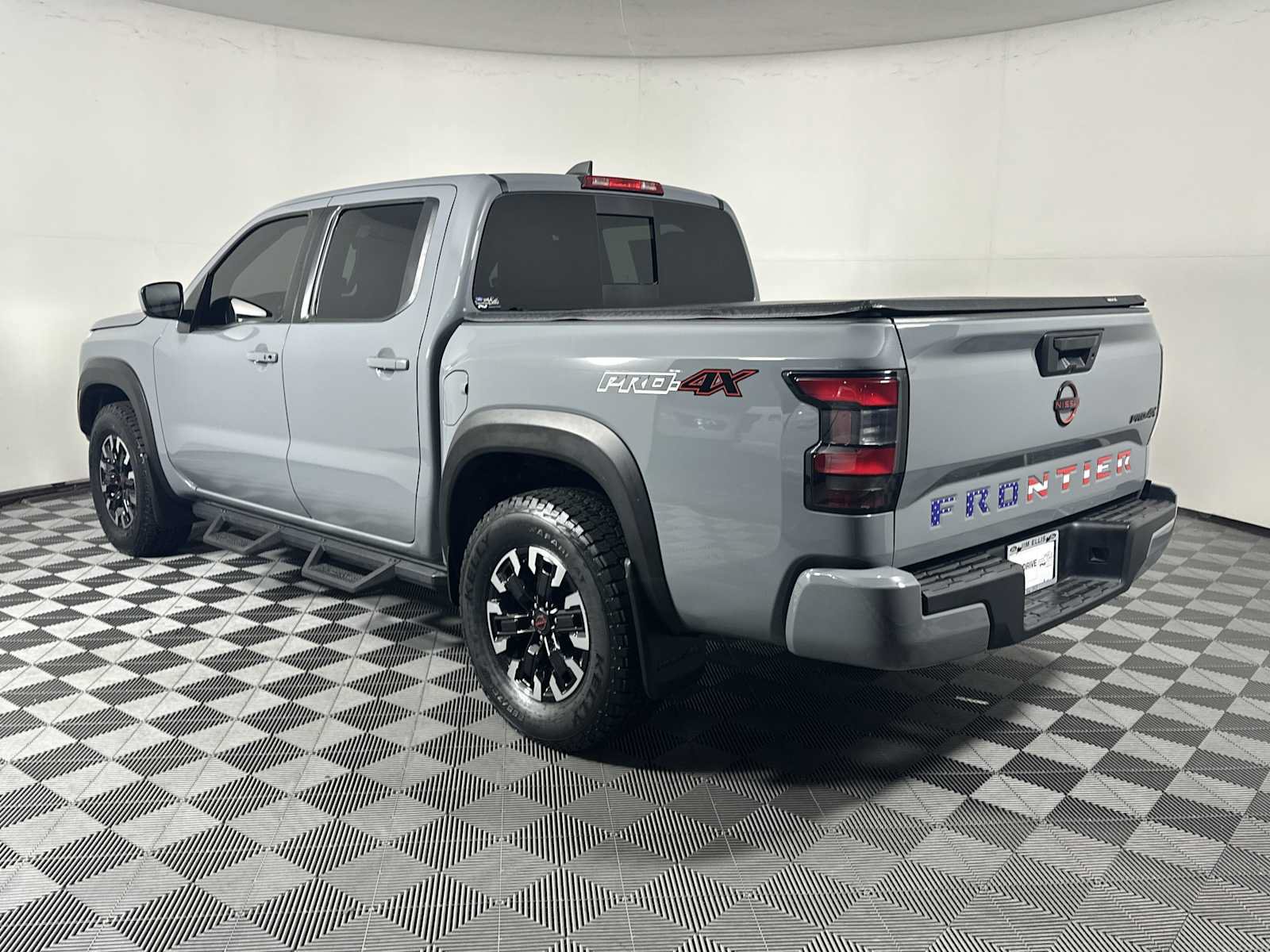 Used 2024 Nissan Frontier PRO-4X AWD/4WD image 9