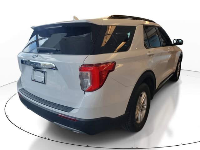 Used 2023 Ford Explorer XLT w/ Equipment Group 202A image 4