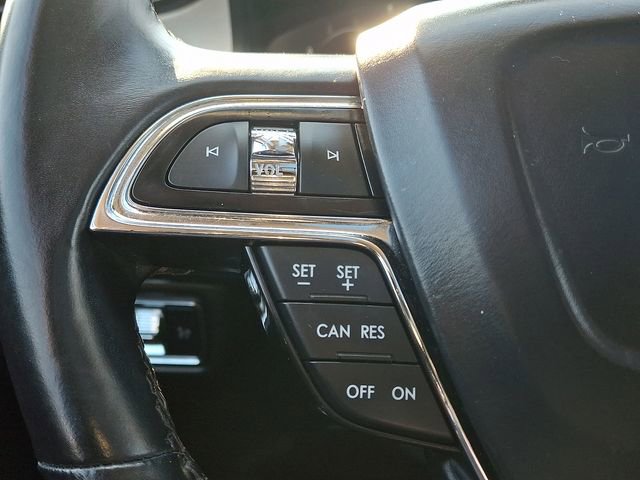 Used 2023 Lincoln Nautilus Reserve image 17