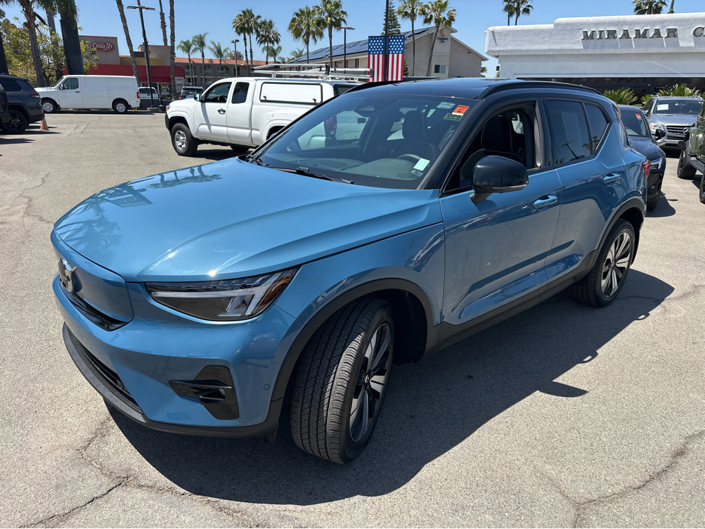 Used 2023 Volvo XC40 Recharge Plus image 11