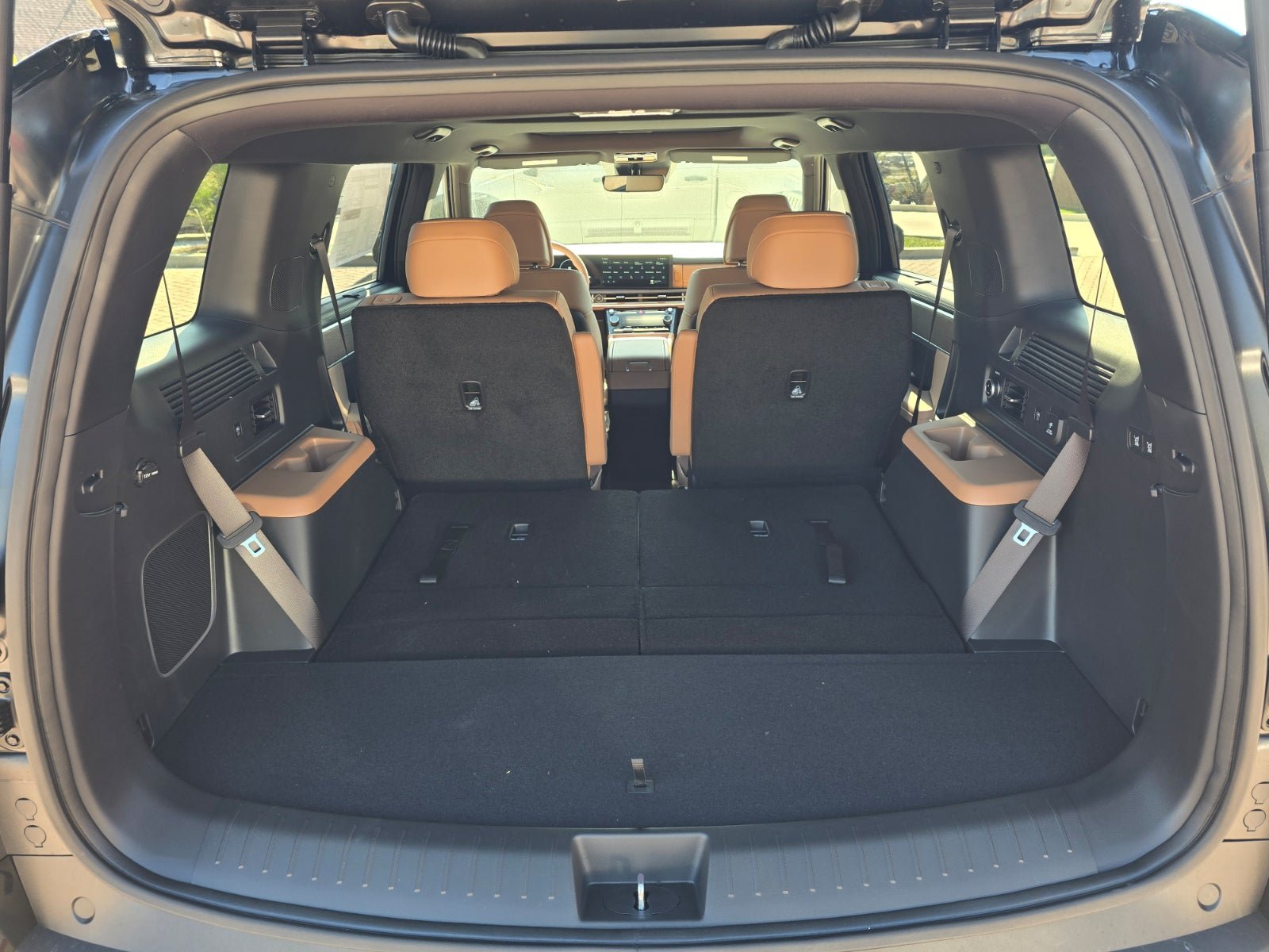 New 2027 Hyundai Santa Fe Limited w/ Tow & Go Package FWD image 25