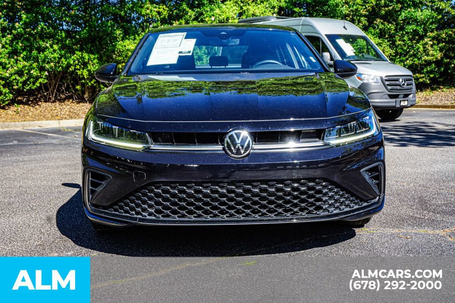 Used 2025 Volkswagen Jetta Sport FWD image 9