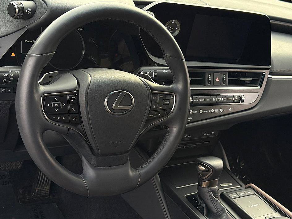 Used 2022 Lexus ES 300h w/ Premium Package image 7