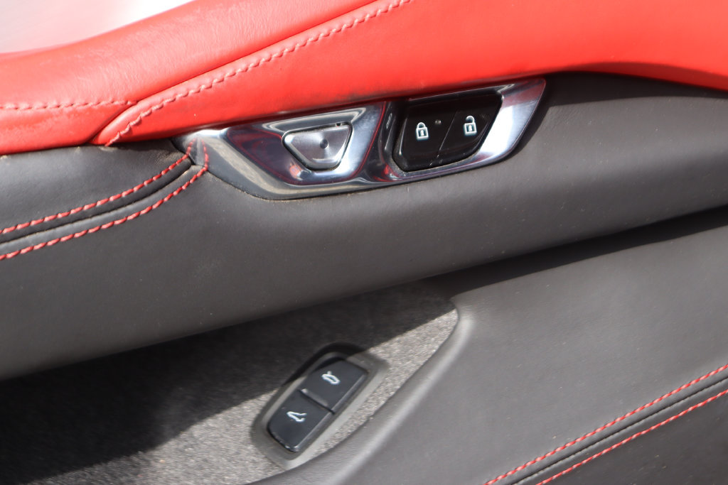 Used 2022 Chevrolet Corvette Stingray Premium Cpe w/ Z51 Performance Package RWD image 19
