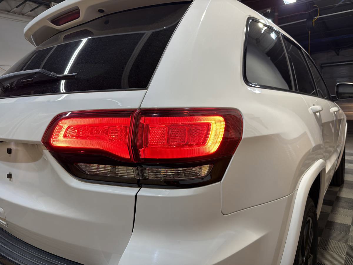 Used 2017 Jeep Grand Cherokee Altitude RWD image 10
