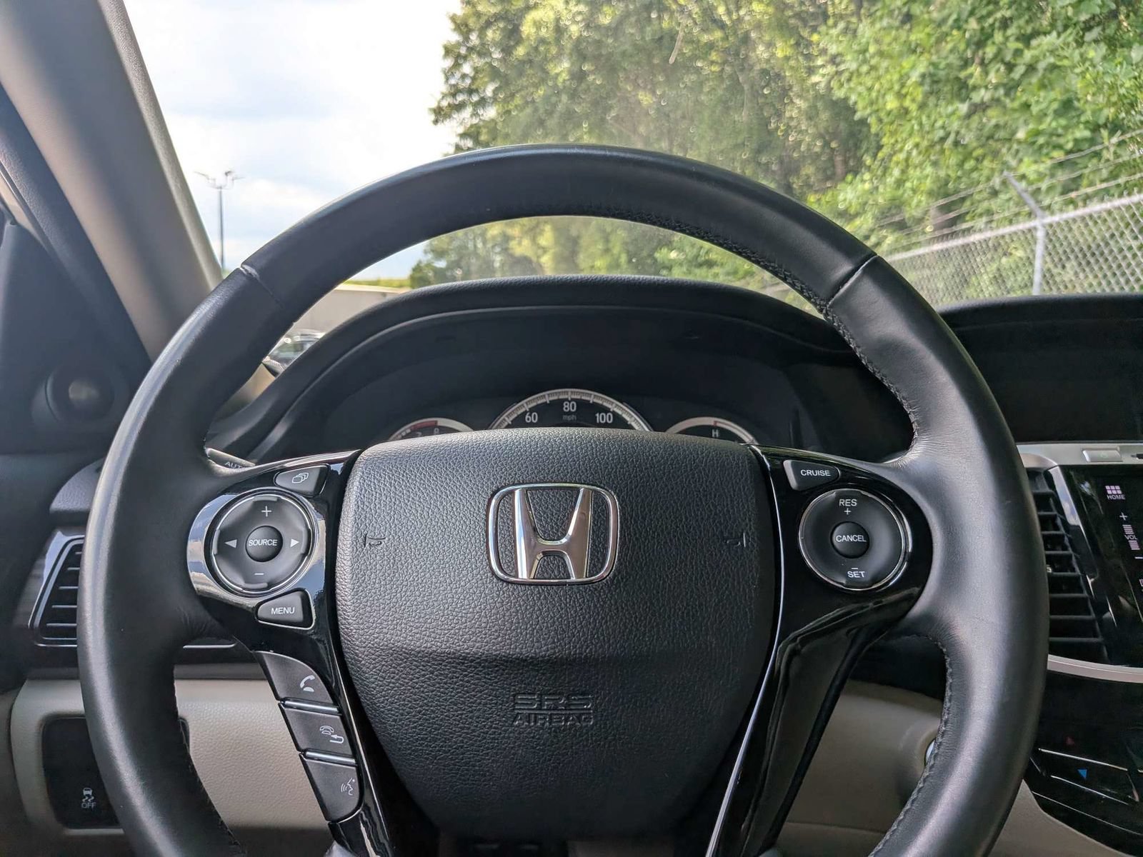 Used 2017 Honda Accord EX-L image 25