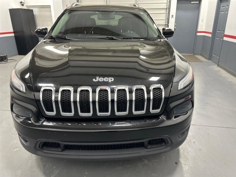 Used 2018 Jeep Cherokee Latitude Plus image 7