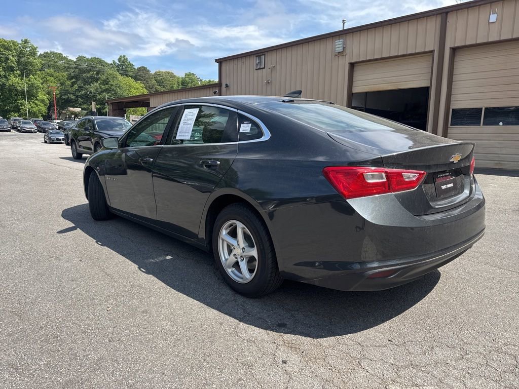 Used 2018 Chevrolet Malibu LS FWD image 2