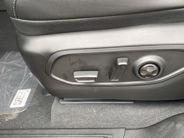 New 2025 Jeep Grand Cherokee L Altitude image 16